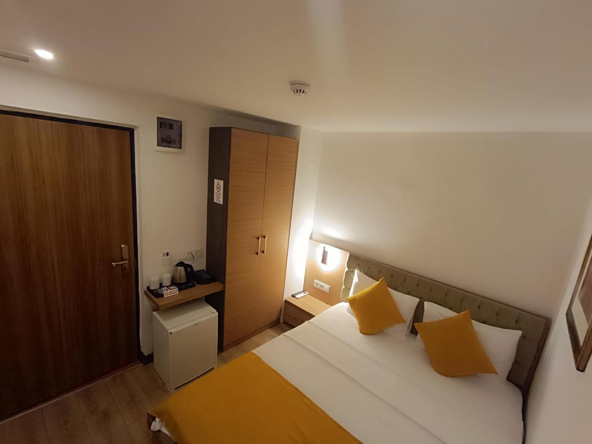 Comfy Otel Antalya Lara Exterior photo